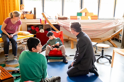 Schulbesuch Blaue Schule / Erzdiözese Wien/ Schönlaub, Stephan Schönlaub Schulbesuch Blaue Schule